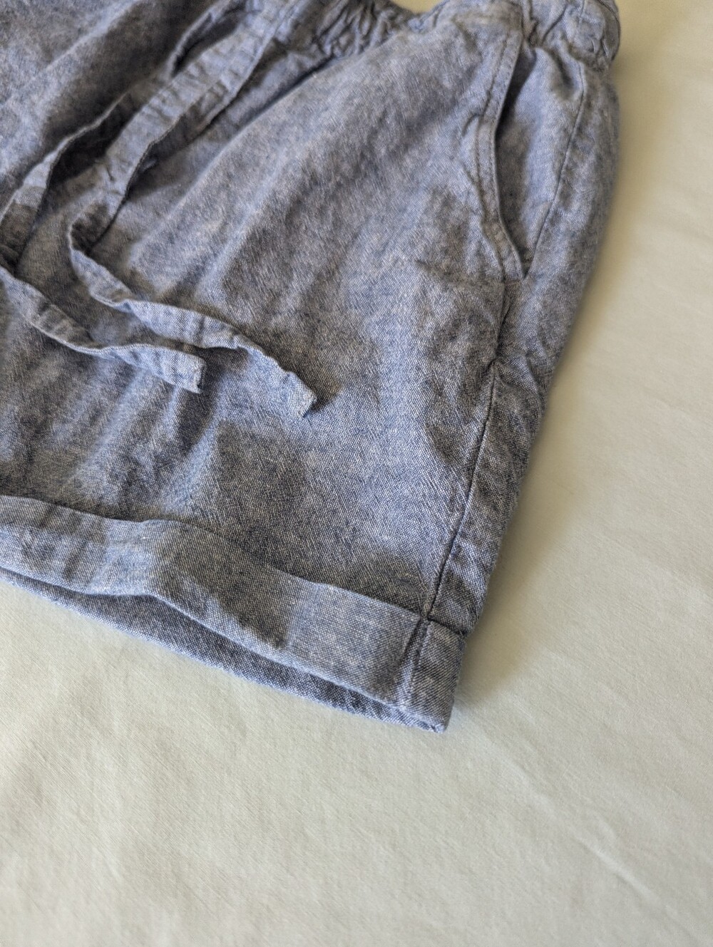 Uniqlo Chambray Elastic Waist Linen Cotton Shorts - Picture 3 of 7